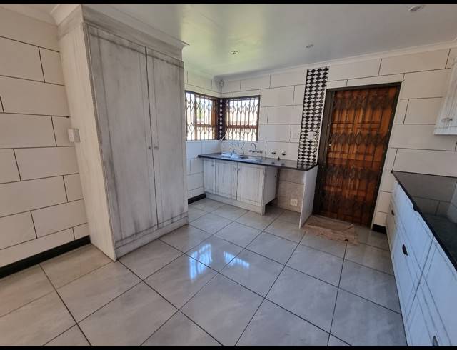 2 BEDROOM TOWNHOUSE TO LET IN VANDERBIJLPARK SW 5